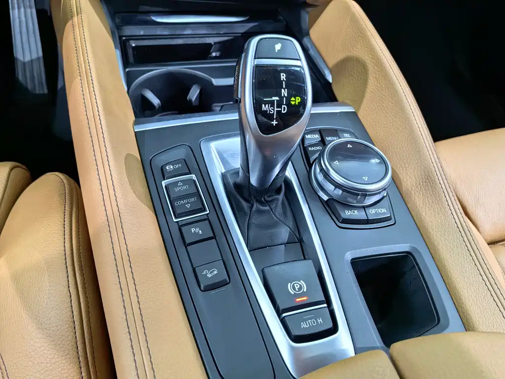 BMW X6 2015 — фото 13