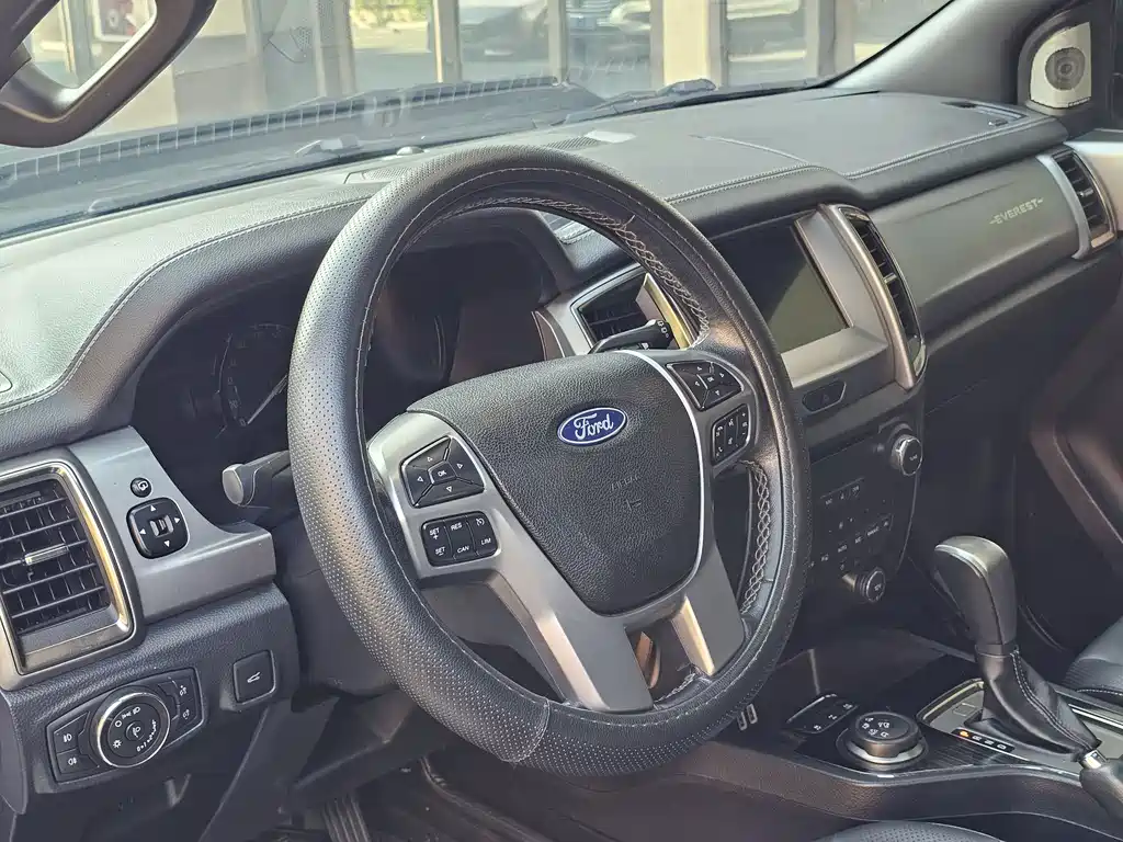 Ford Everest 2018 — фото 16