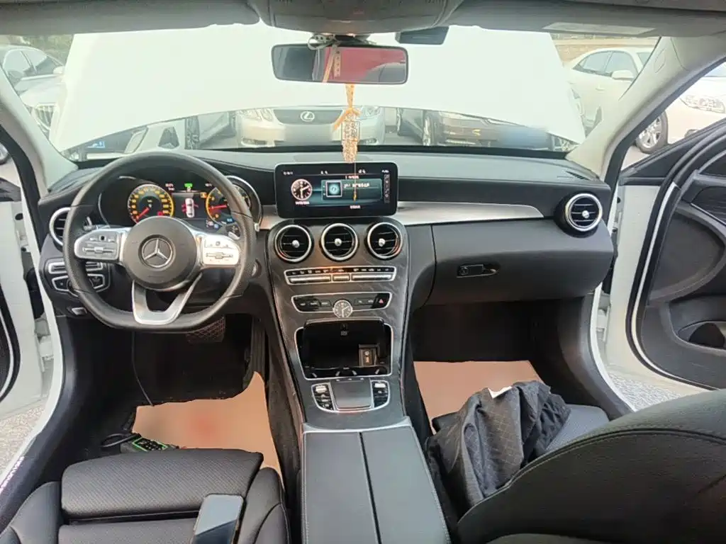 Mercedes-Benz C-Class 2021