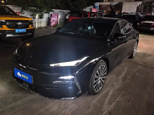 Geely Galaxy Starshine 8 2025