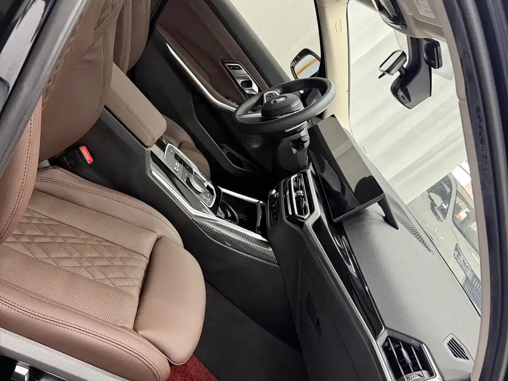 BMW 3 Series 2023 — фото 14