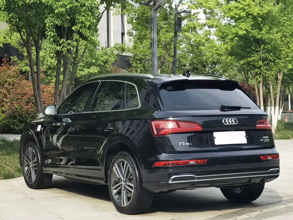 Audi Q5L 2020 — фото 5