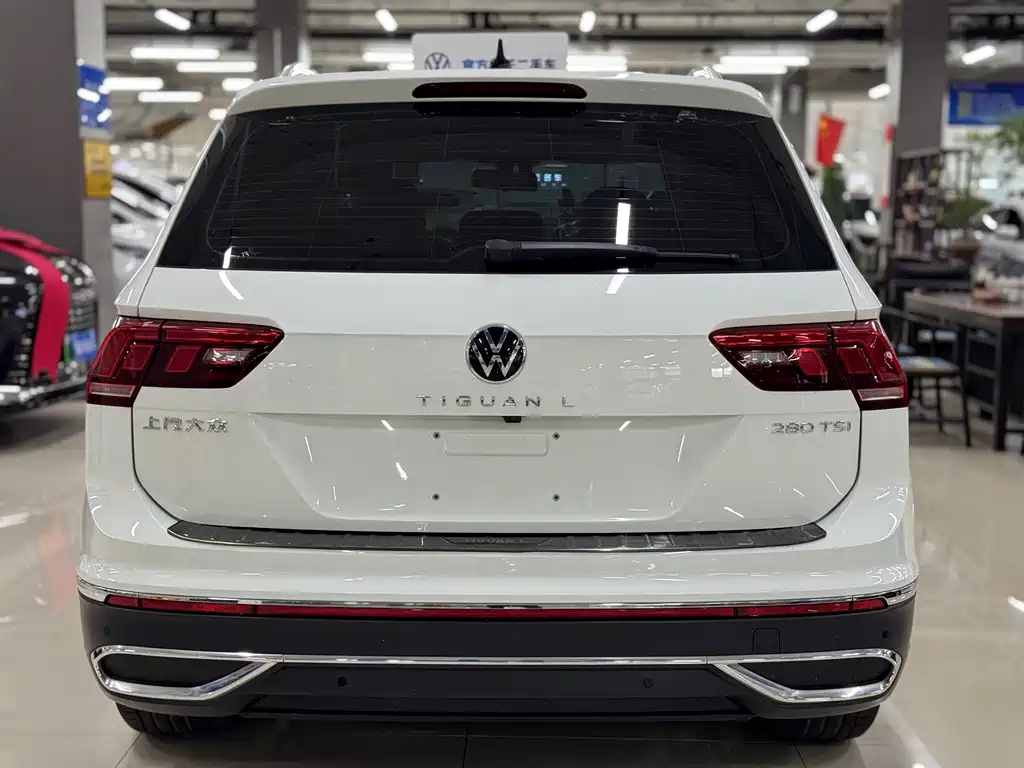 Volkswagen Tiguan L 2023 — фото 9