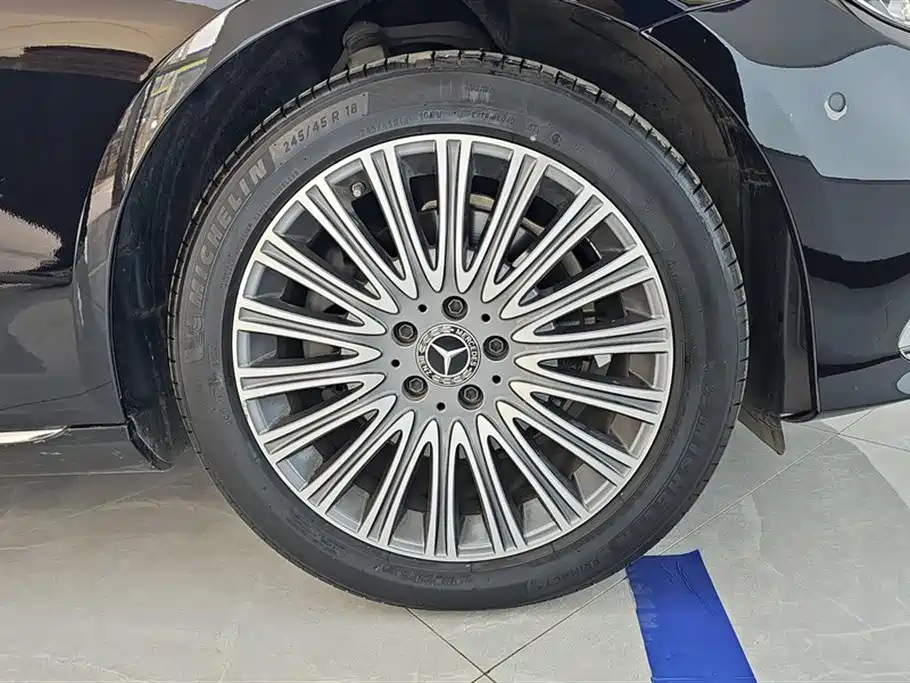 Mercedes-Benz E-Class 2022
