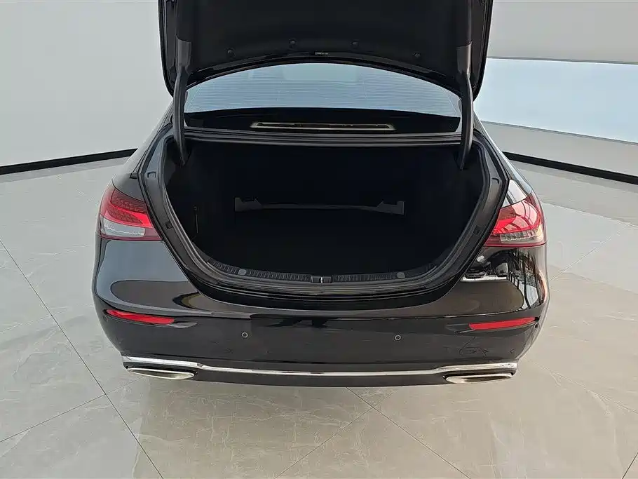 Mercedes-Benz E-Class 2022