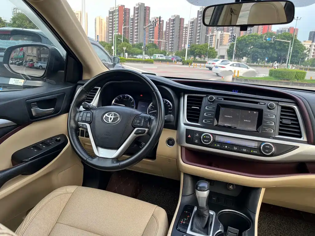 Toyota Highlander 2016 — фото 10