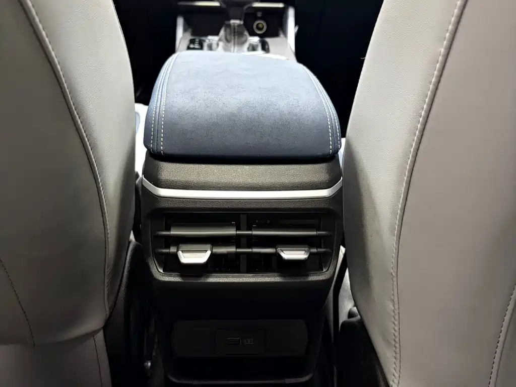 Geely Emgrand 2022 — фото 14