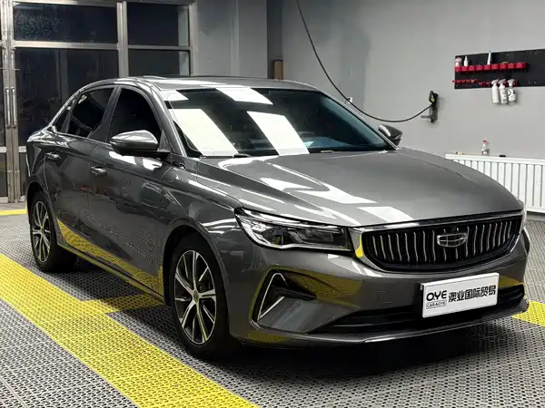Geely Emgrand 2022