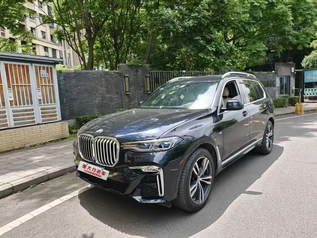 BMW X7 2022 — фото 1