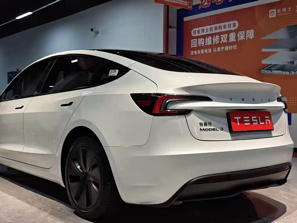 Tesla Model 3 2025 — фото 9