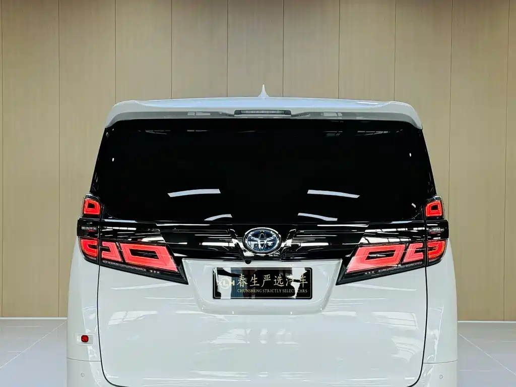 Toyota Vellfire 2023 — фото 17