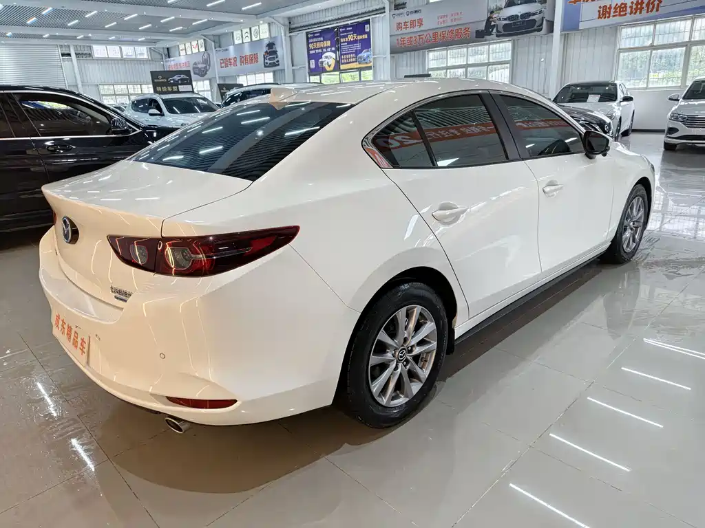 Mazda 3 Axela 2023