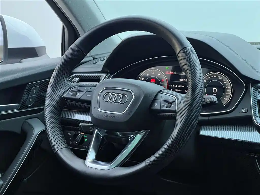 Audi Q5L 2023 — фото 21