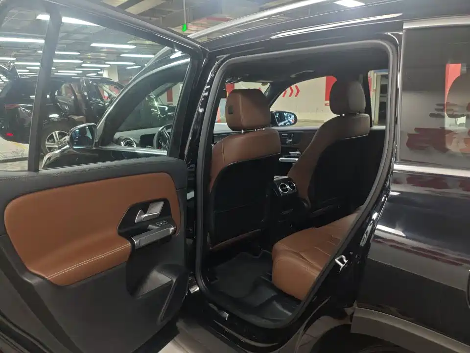 Mercedes-Benz GLB 2024