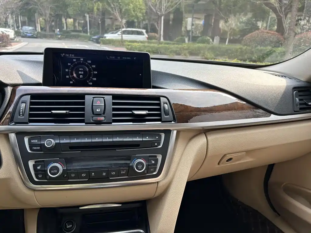 BMW 3 Series 2013 — фото 10