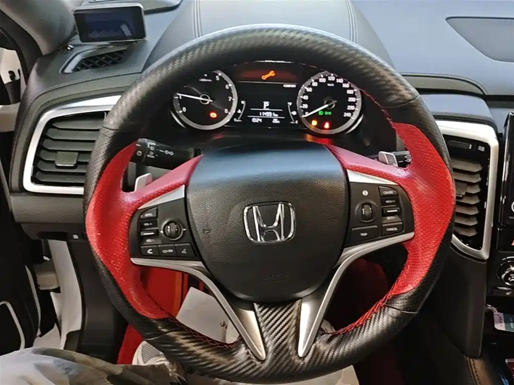 Honda UR-V 2017 — фото 11