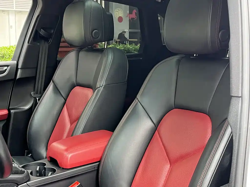 Porsche Macan 2018 — фото 18