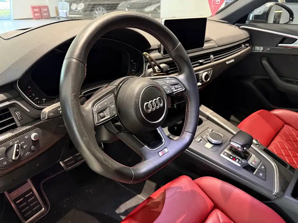 Audi S4 2018 — фото 11