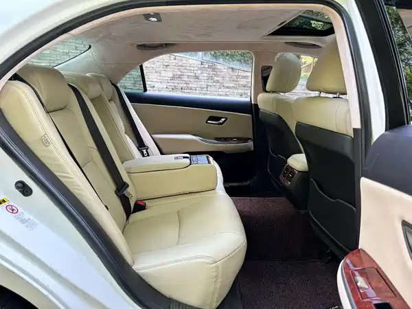 Toyota Crown 2013