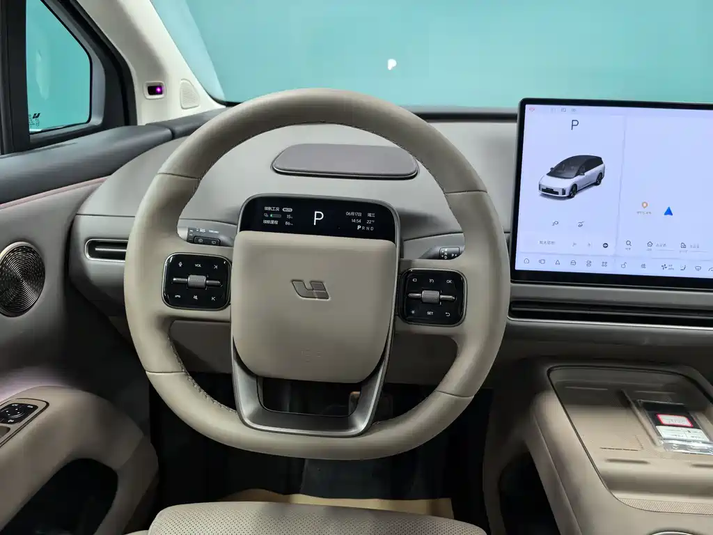 Li Auto i8 2025