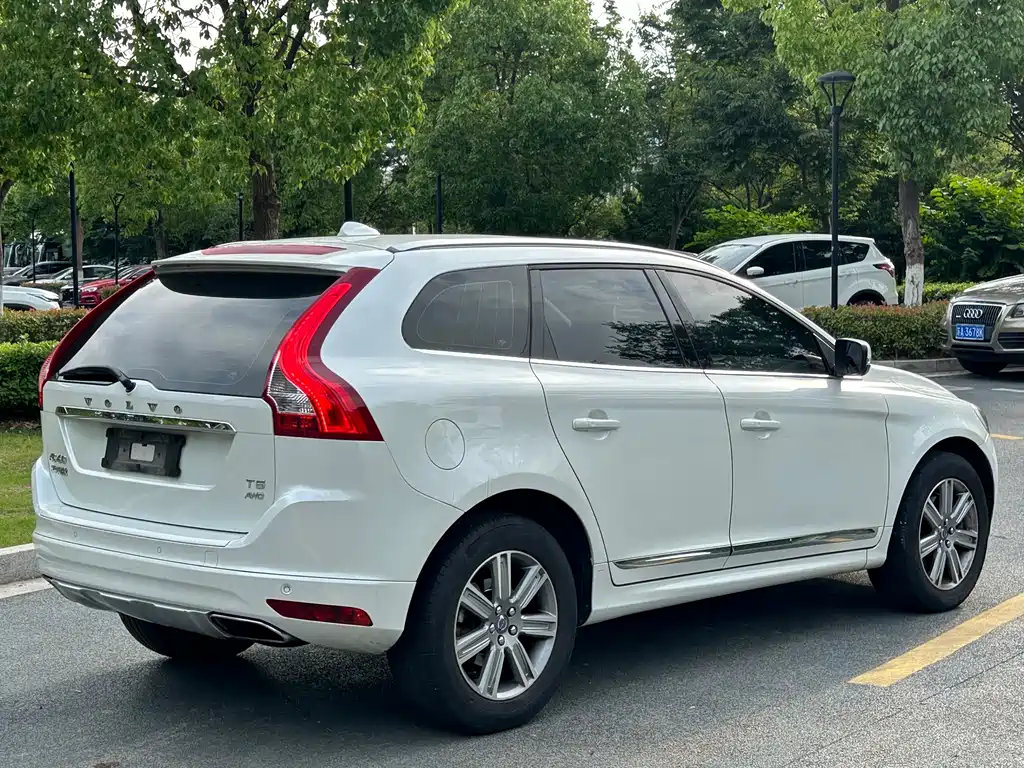 Volvo XC60 2017 — фото 6