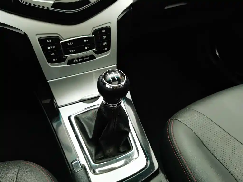BYD Surui 2015 — фото 13