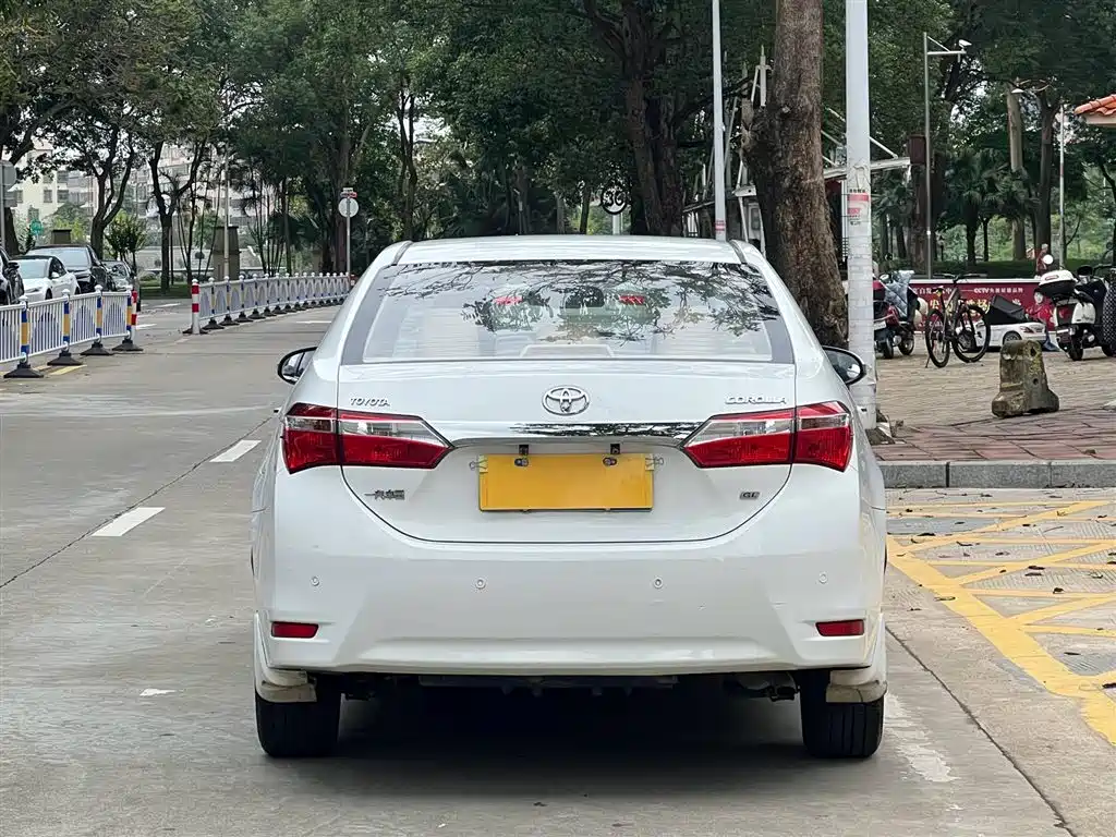 Toyota Corolla 2015 — фото 8