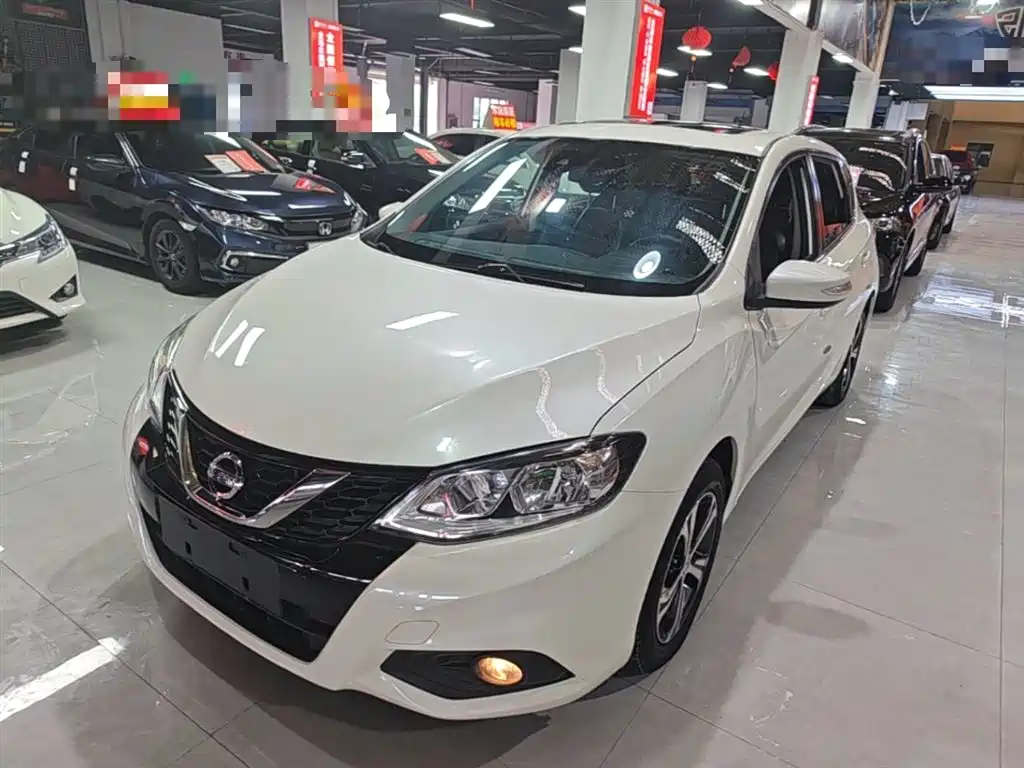 Nissan Tiida 2017 — фото 1