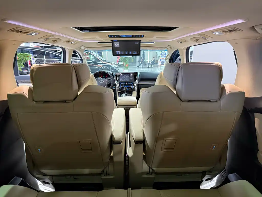Toyota Vellfire 2022 — фото 23
