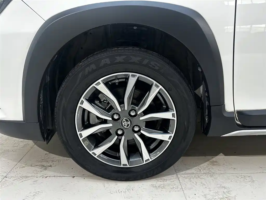 Toyota Yaris L 2022 — фото 16