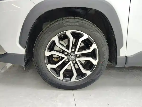 Toyota Frontlander 2023