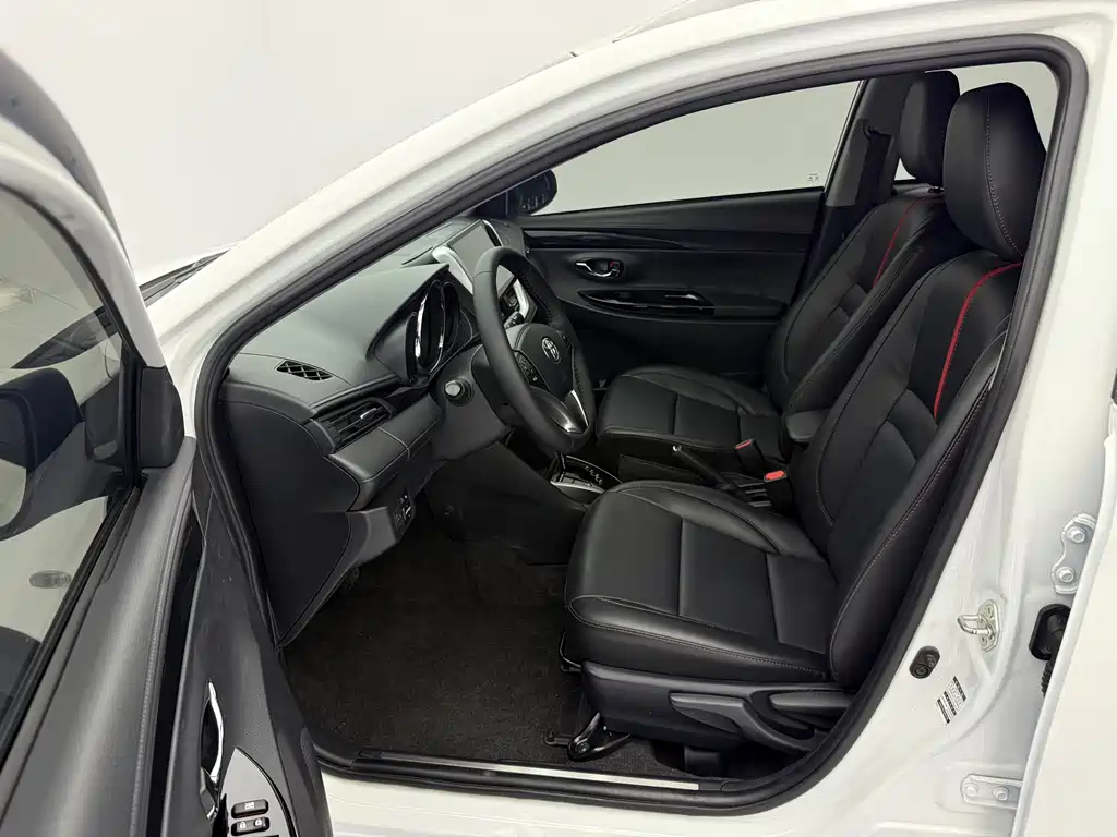 Toyota Yaris L 2022 — фото 19