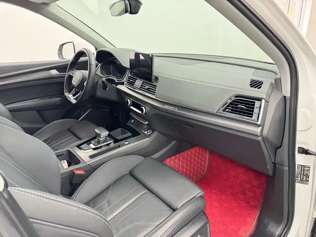 Audi Q5L 2023 — фото 10