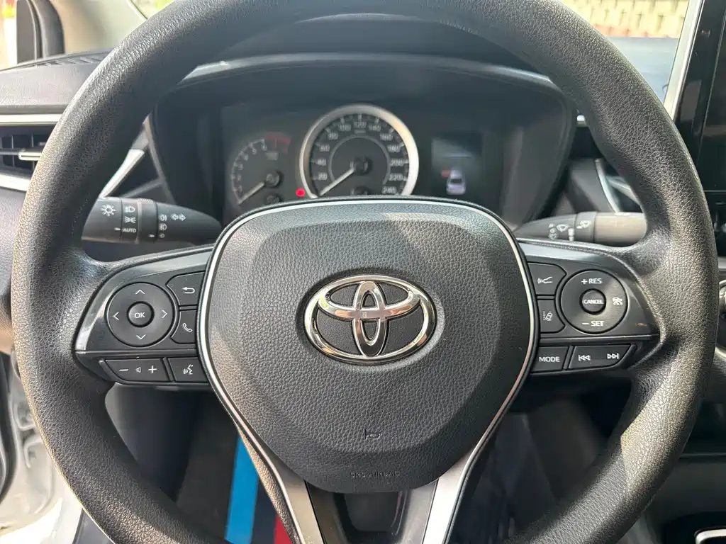 Toyota Corolla 2023 — фото 12