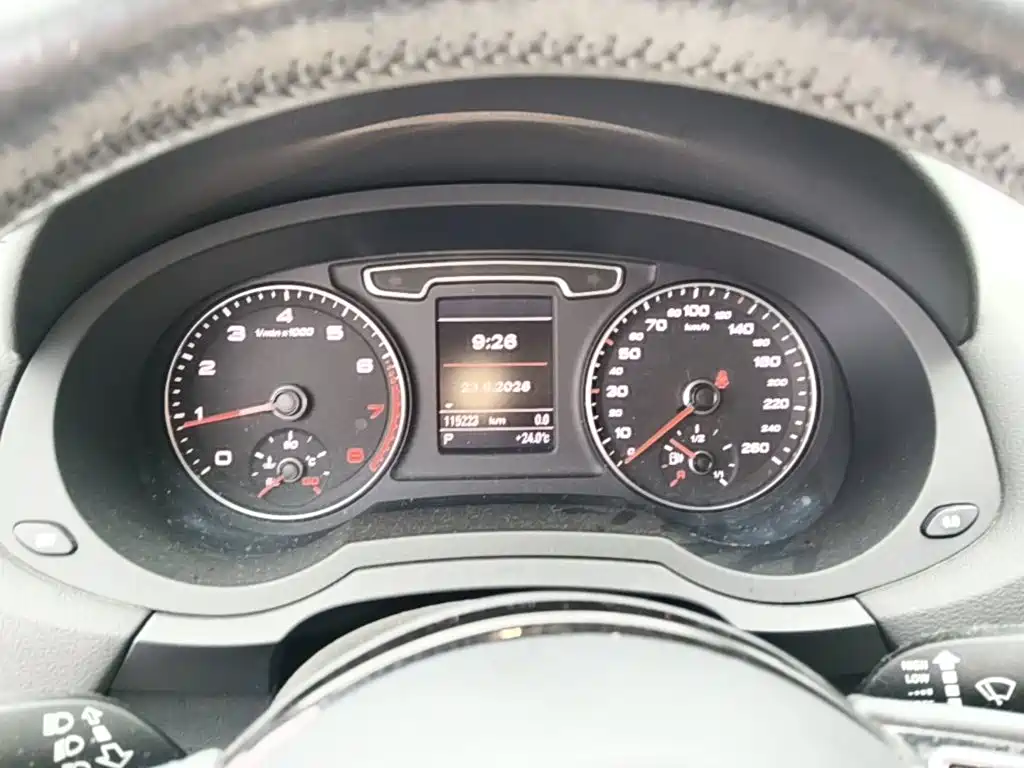Audi Q3 2015 — фото 12