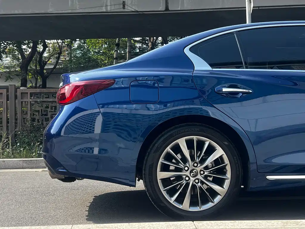 Infiniti Q50L 2019 — фото 8