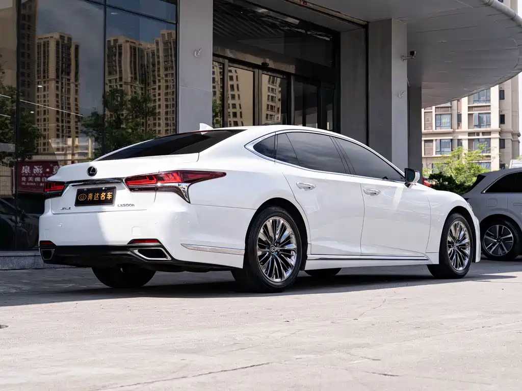 Lexus LS 2019