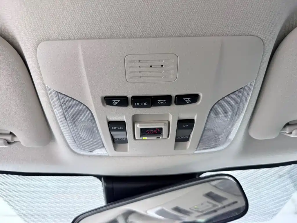 Toyota Corolla 2023 — фото 14