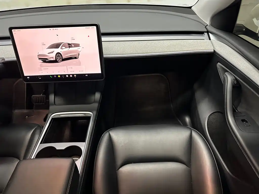 Tesla Model Y 2024 — фото 13