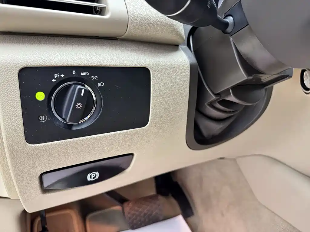 Mercedes-Benz R-Class 2012 — фото 16