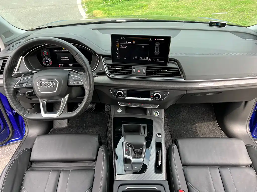 Audi Q5L 2022 — фото 12