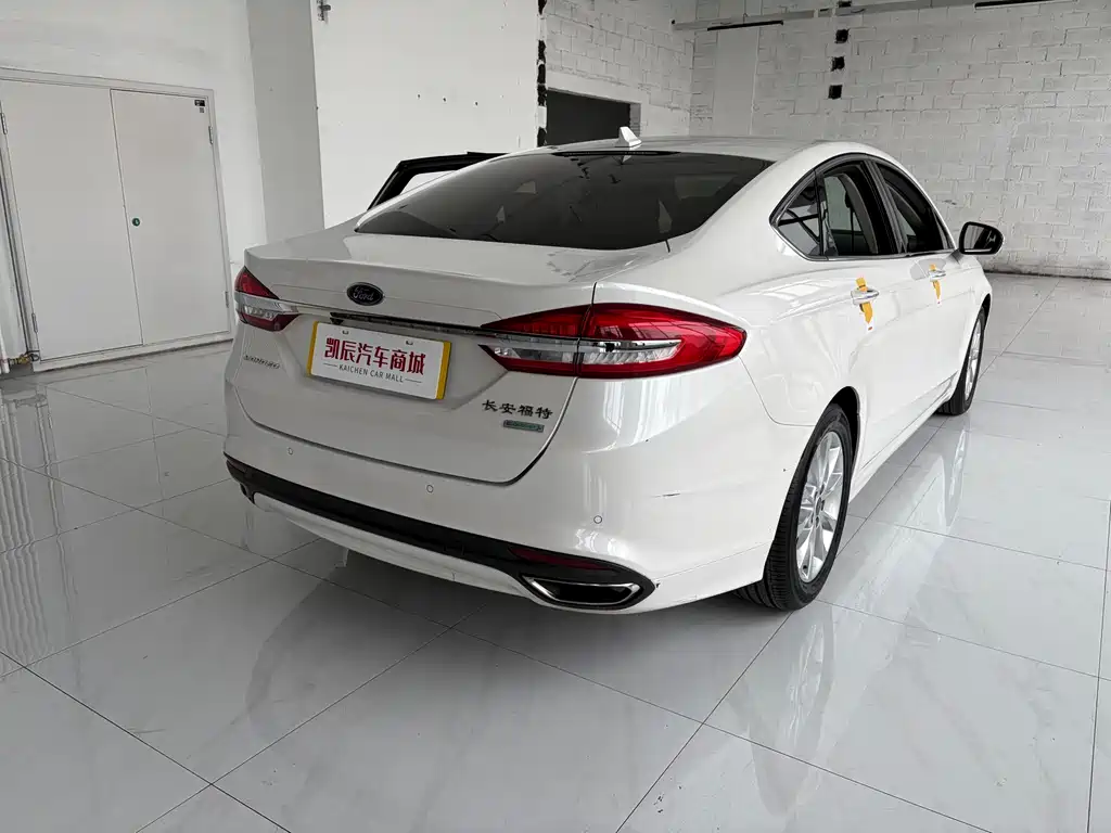 Ford Mondeo 2017 — фото 9