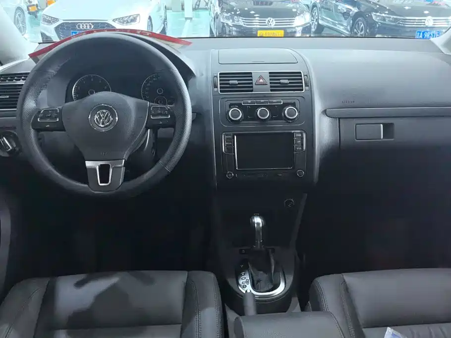 Volkswagen Touran 2016 — фото 12