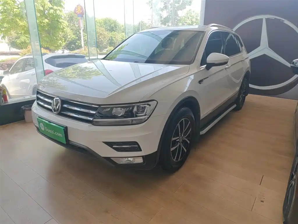 Volkswagen Tiguan L 2017 — фото 2