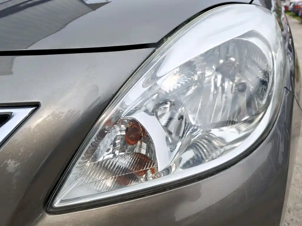 Nissan Sunny 2012 — фото 21
