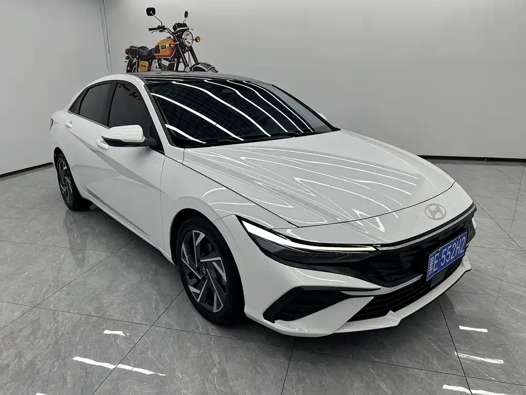 Hyundai Elantra 2023