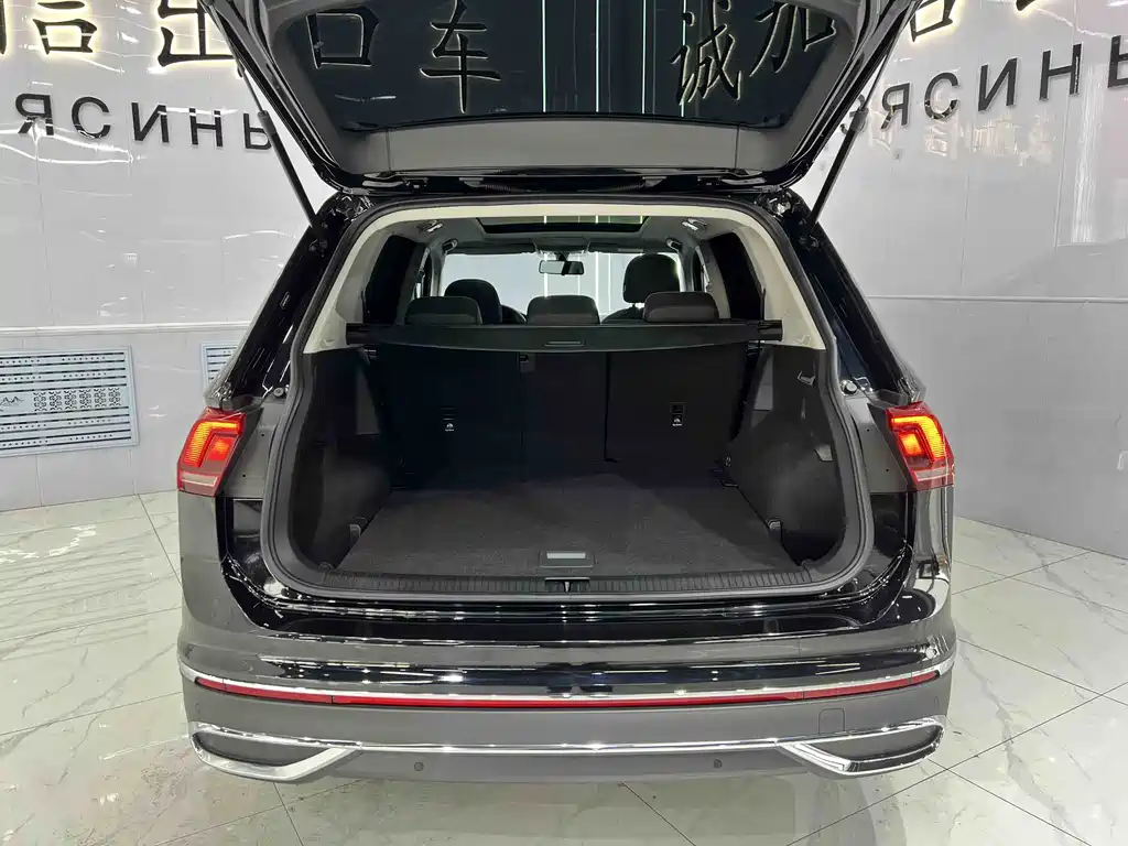 Volkswagen Tiguan L 2023 — фото 18