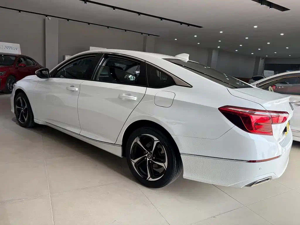 Honda Inspire 2021 — фото 14