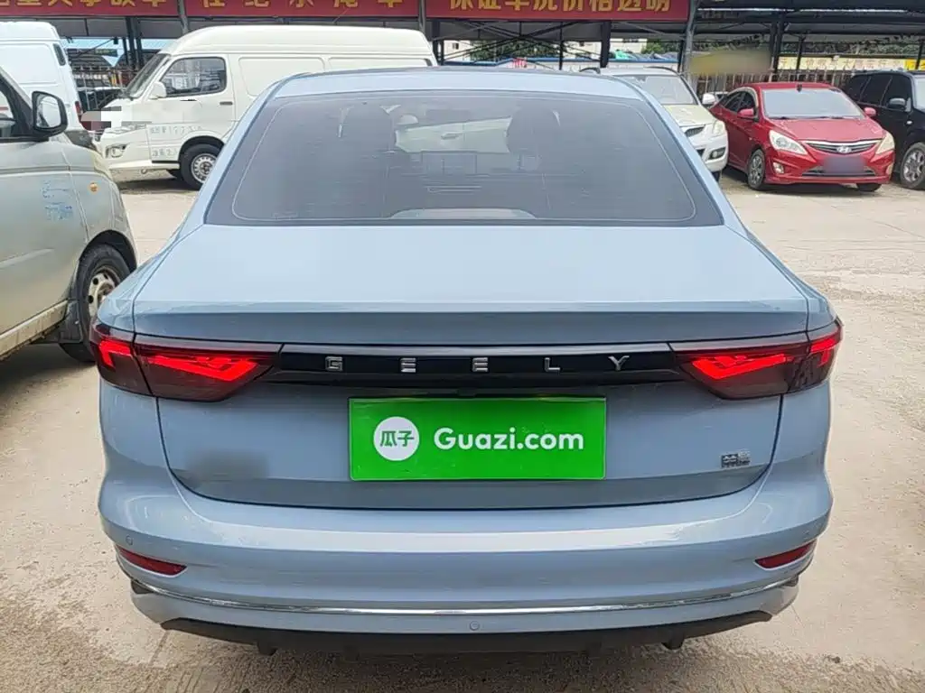 Geely Emgrand 2024
