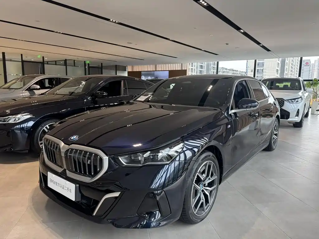 BMW i5 2025 — фото 1